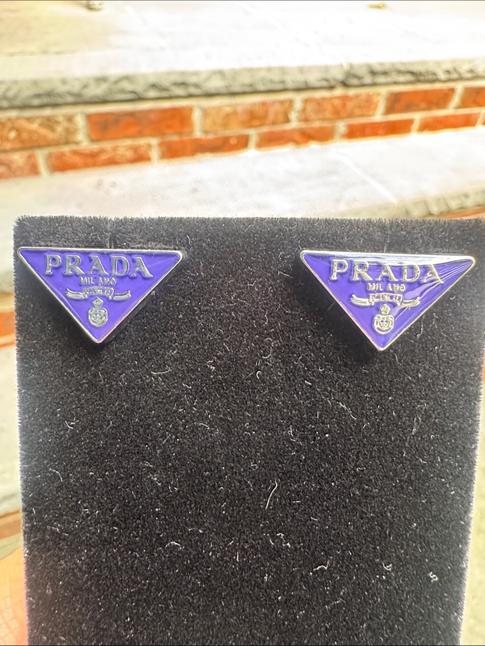 Earrings Triangle Stud - Picture 7 of 8